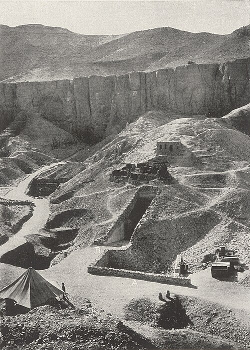 1924 photograph of the Valley of the Kings excavations